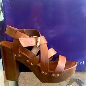 Chunky platform heels. Gently used. Excellent condition, few blemishes